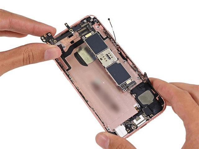 图为iphone 6s主板拆解