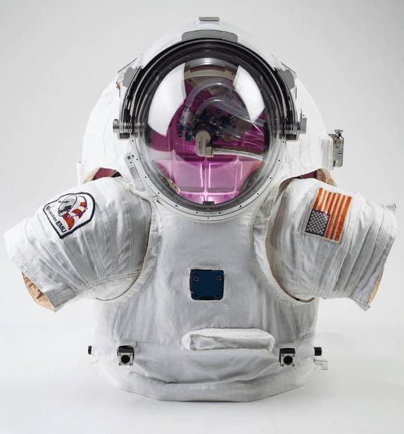 nasa发布全新登月宇航服:取消拉链!增加可替换模块,避免"花式摔倒"